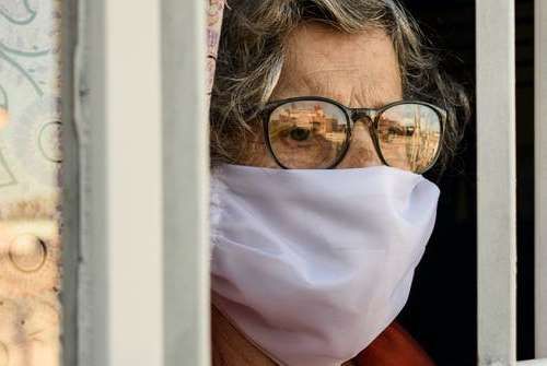 ALCER recomienda a los pacientes renales que sigan utilizando mascarilla en interiores ante la alta incidencia