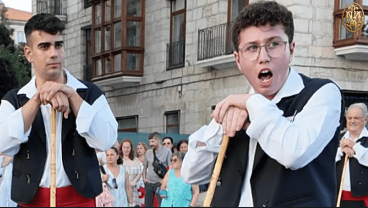 El folclore de Cantabria recorrió Santander y llegó al mundo, «FOLK MUSIC FRON CANTABIA», a través de Radio Altamira El folclore de Cantabria recorrió Santander y llegó al mundo, «FOLK MUSIC FRON CANTABIA», a través de Radio Altamira